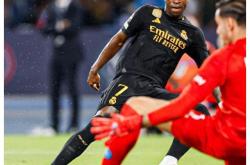 广州富力门将扑出点球，助球队逆转胜利