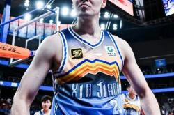 包含新疆队客场胜率不振，遭遇窘迫拼搏的词条