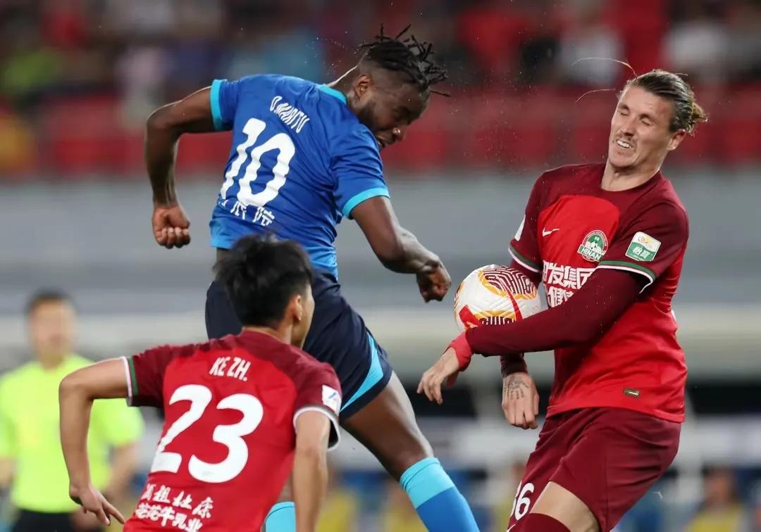 河南建业在比赛中展现出不俗的实力，如何在赛季中继续坚持下去？的简单介绍