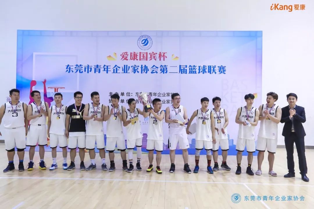 四川长征集体发威，成功卫冕冠军