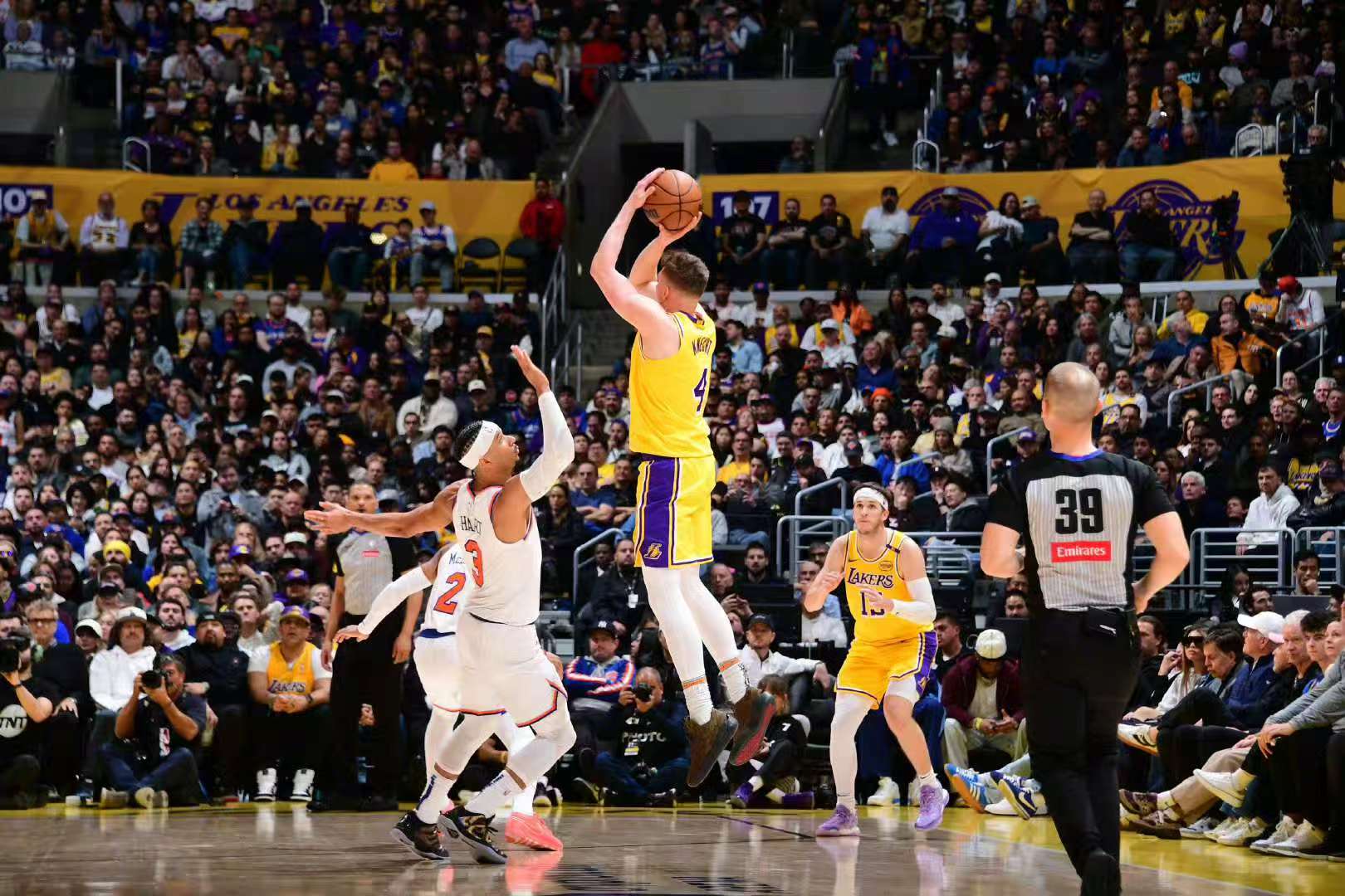 湖人队两大得分手搭档受伤备战恢复状况 湖人队两大得分手搭档受伤备战恢复状况