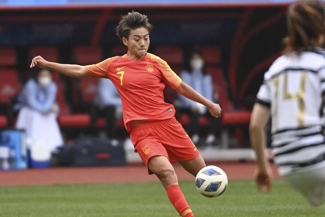 中国女足球员提前开始备战亚洲杯赛