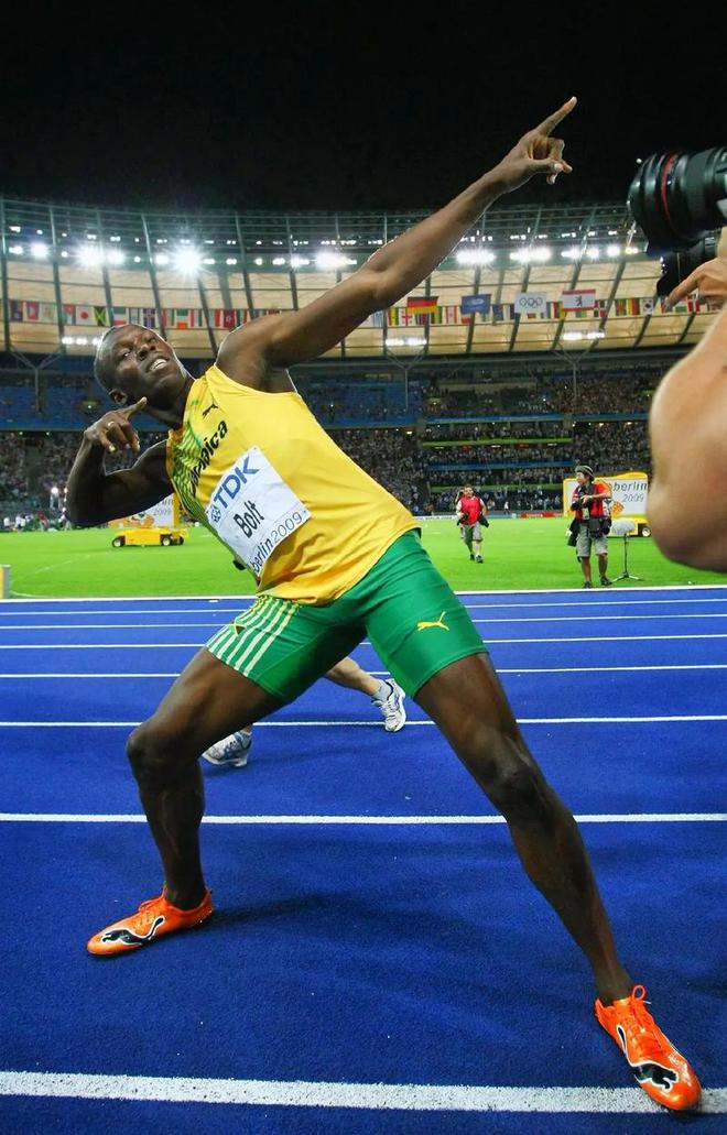 包含震撼!博尔特在游泳赛场险胜对手!的词条 包含震撼!博尔特在游泳赛场险胜对手!的词条