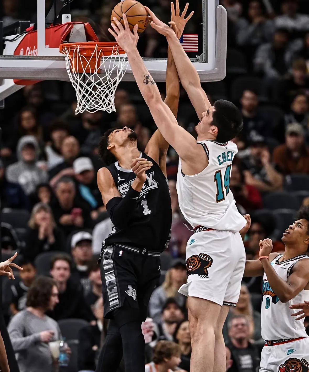 莫兰特险胜唐斯,三连败关键表现点燃全场! 莫兰特险胜唐斯,三连败关键表现点燃全场!