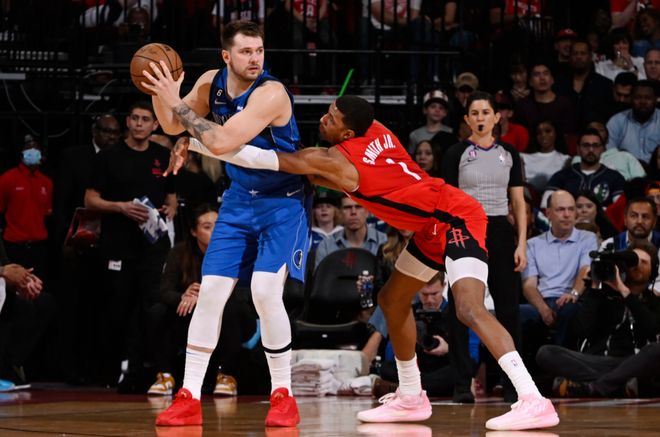 东契奇连续十五场比赛得分超过问鼎冠军，公牛挑战极限！