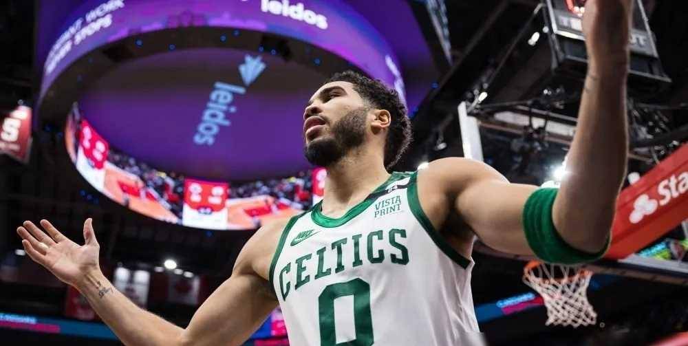 塔图姆在皇家马德里比赛中败北，关键助攻引发热议！